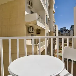 2-bedroom And Penthouse With Jacuzzi Appartement Sliema